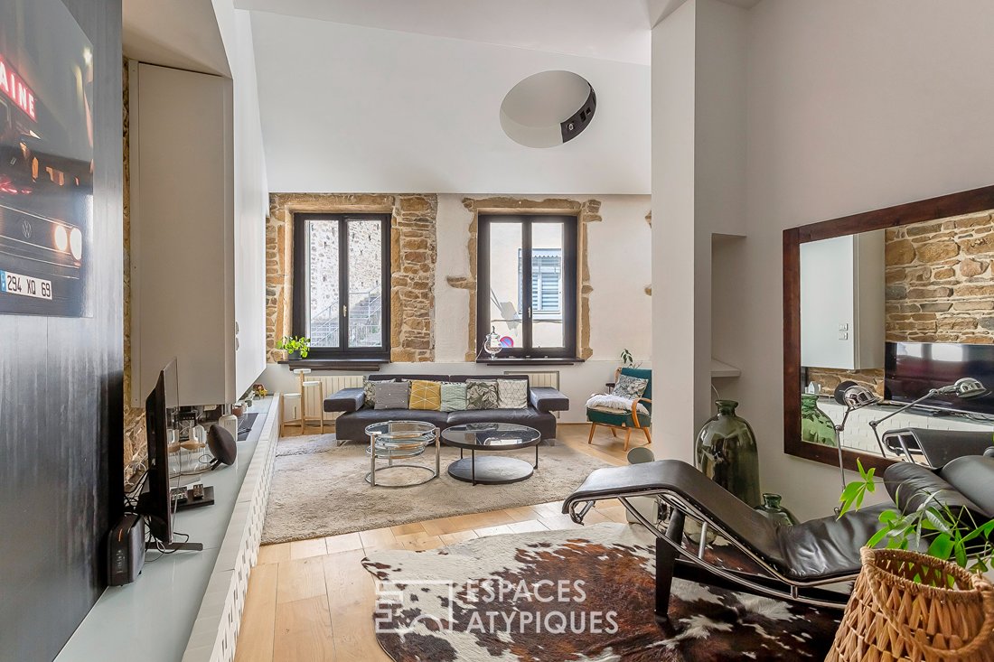 Apartment in Champvert-Point du Jour-Saint Irénée, Lyon 5e Arrondissement, Lyon 2 - 19015572