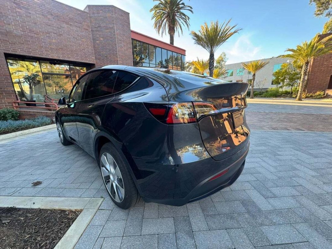 Suv in Newport Beach, CA, United States 5 - 18974160