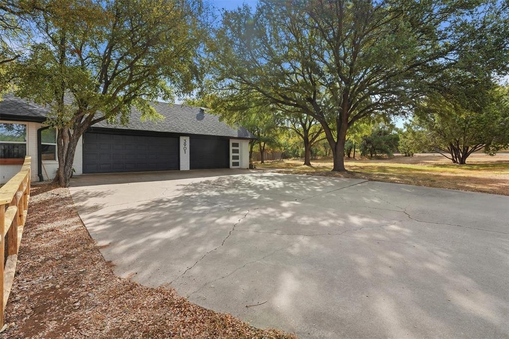 House in Granbury, Texas, United States 3 - 19009838