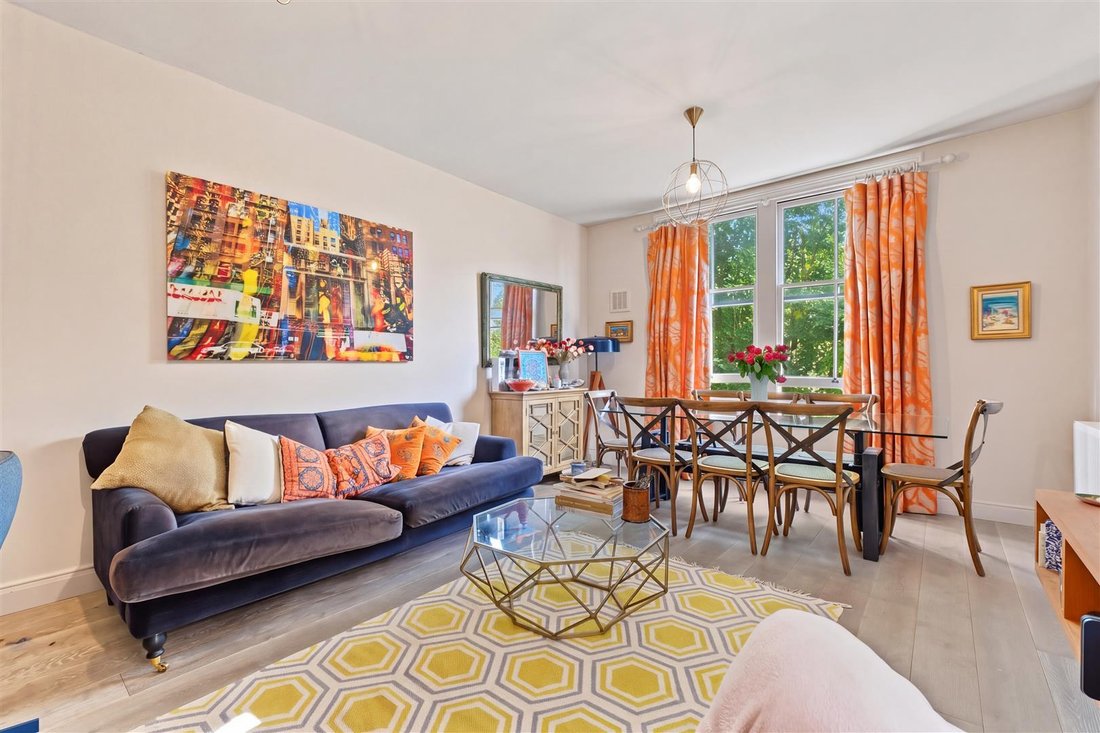 Apartment in Belsize Park, Camden, England 1 - 19012563
