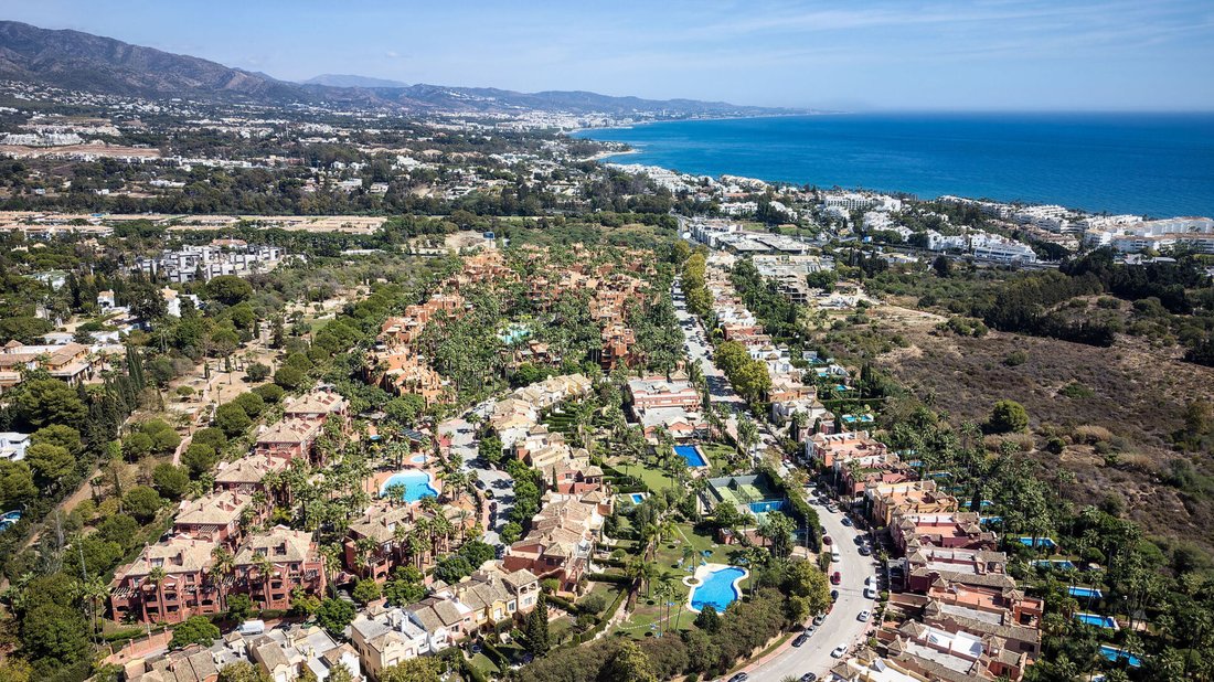 Townhouse in Nueva Andalucia, Marbella, Spain 1 - 19008827