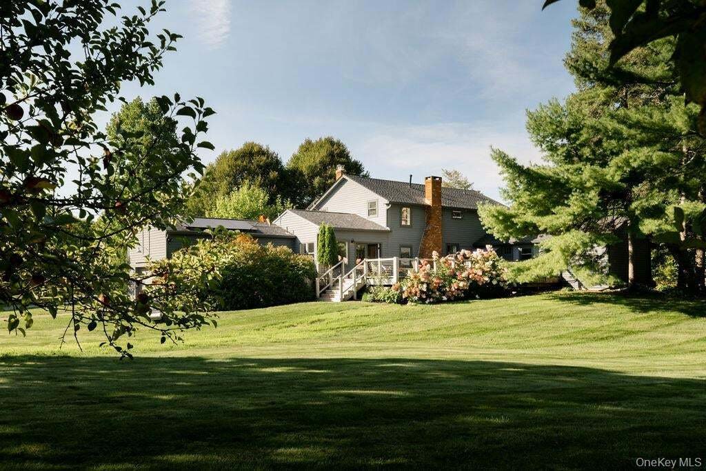 House in Pleasant Valley, New York, United States 1 - 19012682