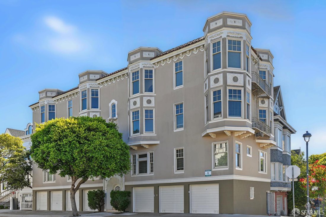 San Francisco, California, United States 2 - 19012073