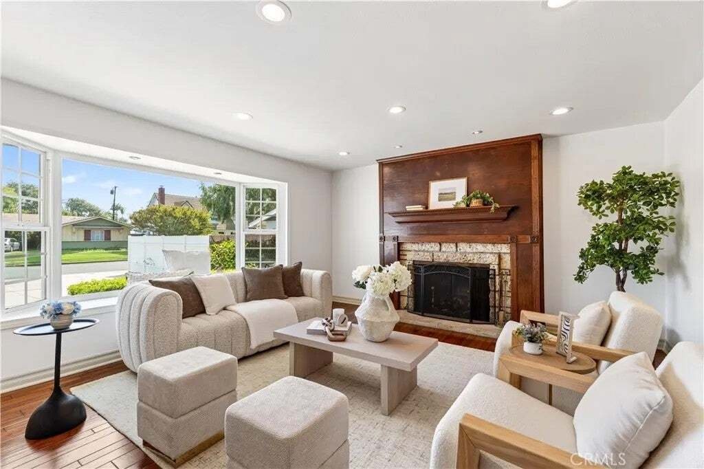 House in Fullerton, California, United States 4 - 19014087