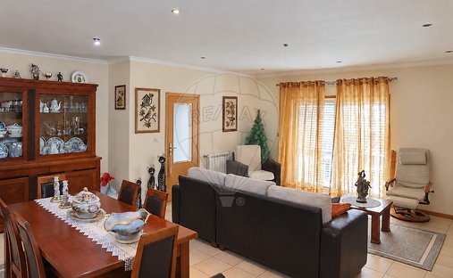 House in Bustos, Troviscal e Mamarrosa, Aveiro District, Portugal 1