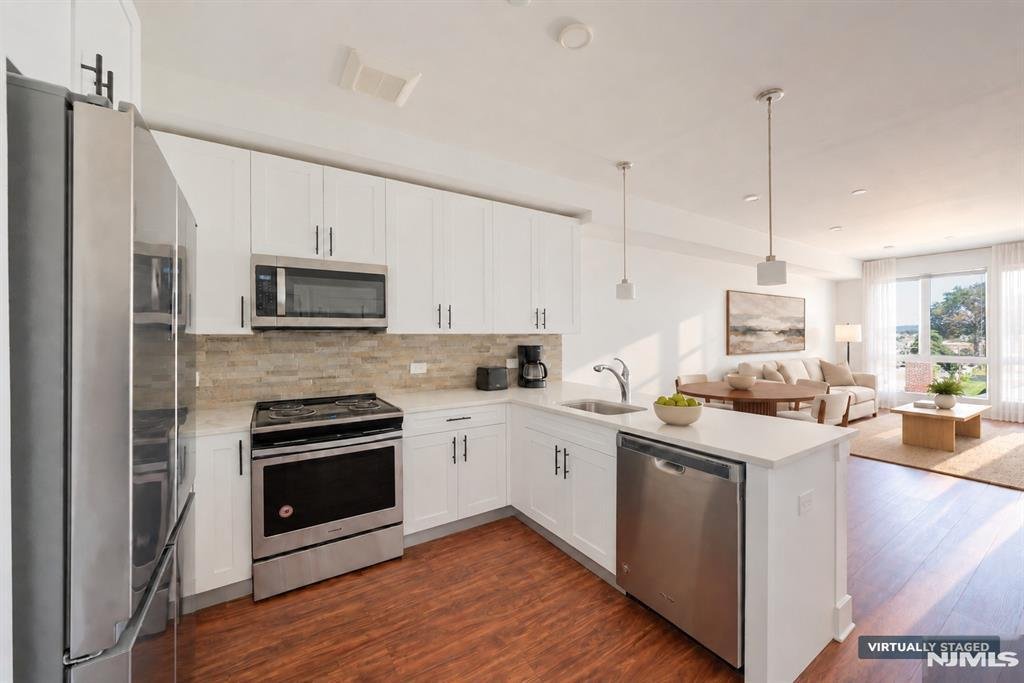 North Arlington, New Jersey, United States 1 - 19014762