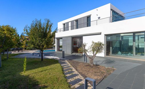 Villa in Arenys de Mar, Catalonia, Spain 1