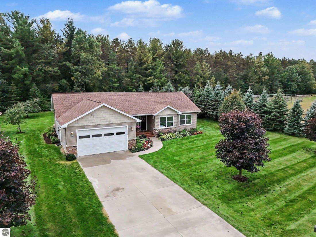 House in Traverse City, Michigan, United States 1 - 19011965