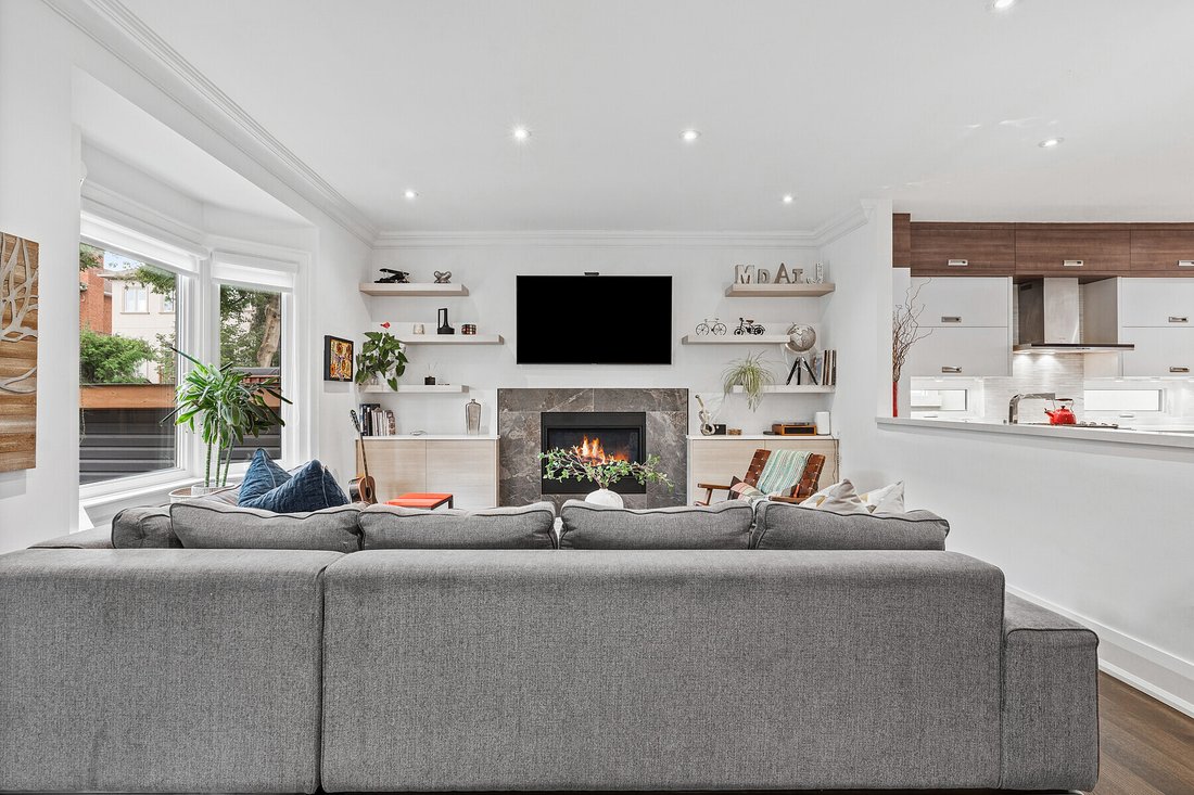 House in Toronto, Ontario, Canada 4 - 19010463