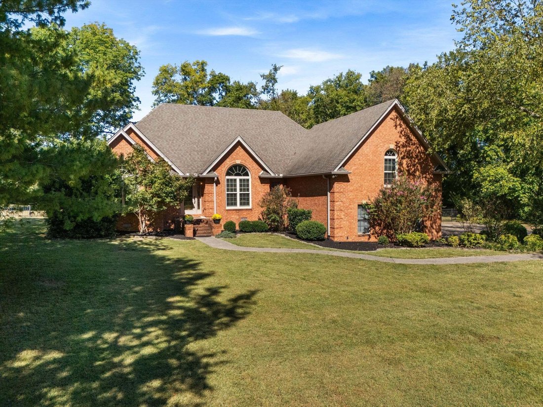 House in Lebanon, Tennessee, United States 5 - 19013005