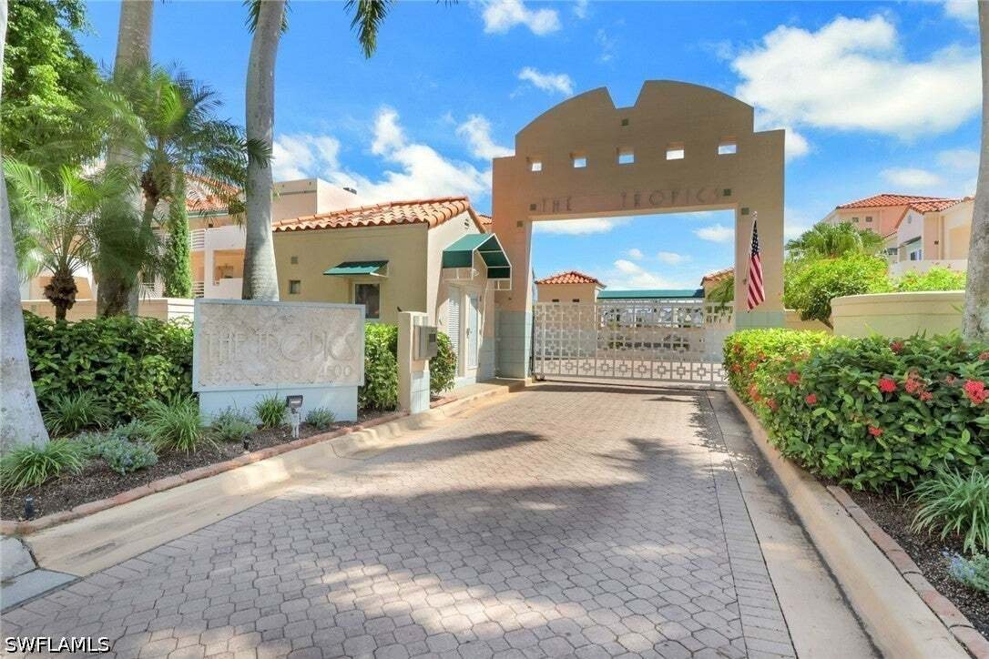 Condo in Naples, Florida, United States 5 - 19009006