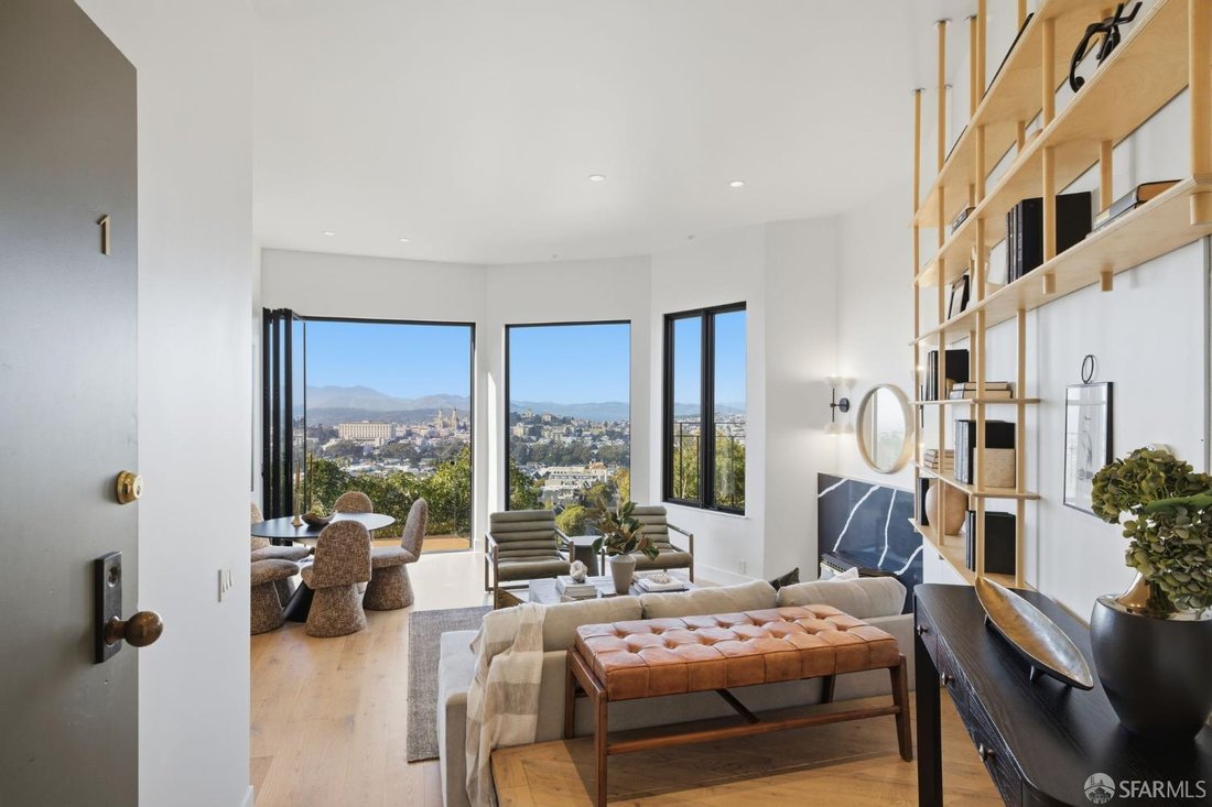 San Francisco, California, United States 2 - 19012070