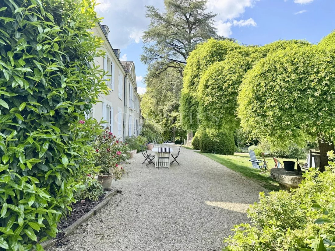 Estate in Chinon, Centre-Val de Loire, France 2 - 15806593