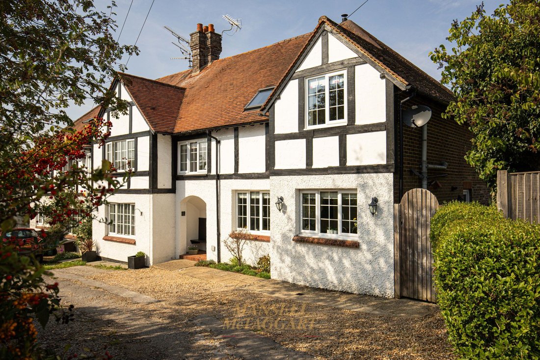 House in East Grinstead, England 1 - 19010790