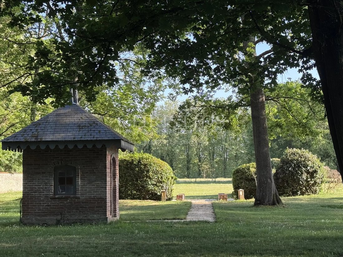 Estate in Richelieu, Centre-Val de Loire, France 3 - 17797645