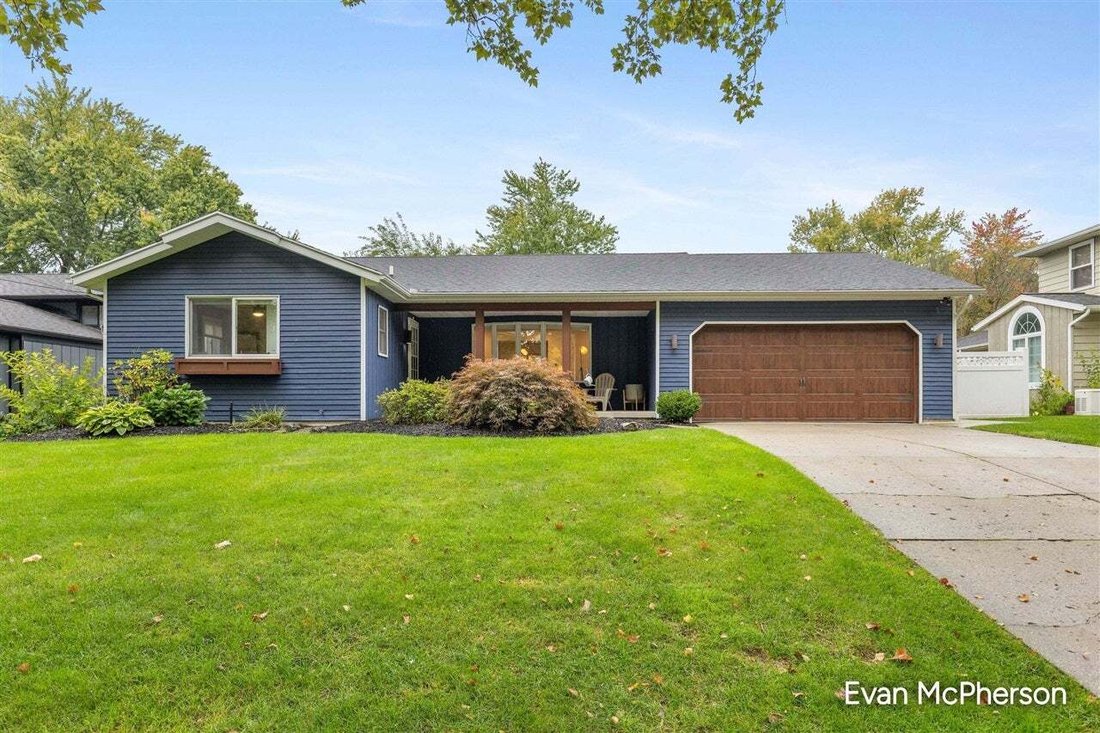 House in East Grand Rapids, Michigan, United States 1 - 19009883