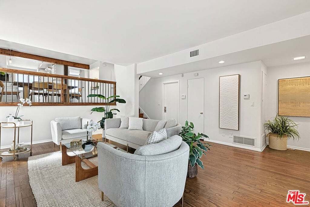 Condo in Los Angeles, California, United States 2 - 19012628