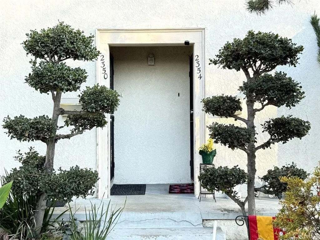 Monterey Park, California, United States 2 - 19011499