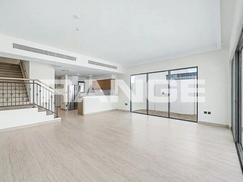 Townhouse in Remraam, Dubai, United Arab Emirates 5 - 19011040