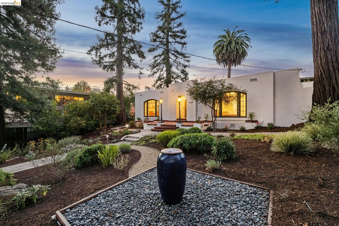 House in Oakland, California, United States 3 - 19012735