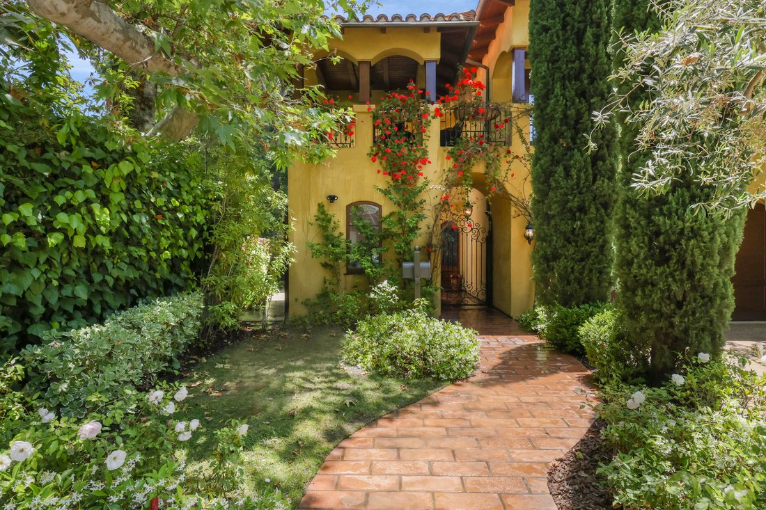 House in Los Angeles, California, United States 1 - 19014764