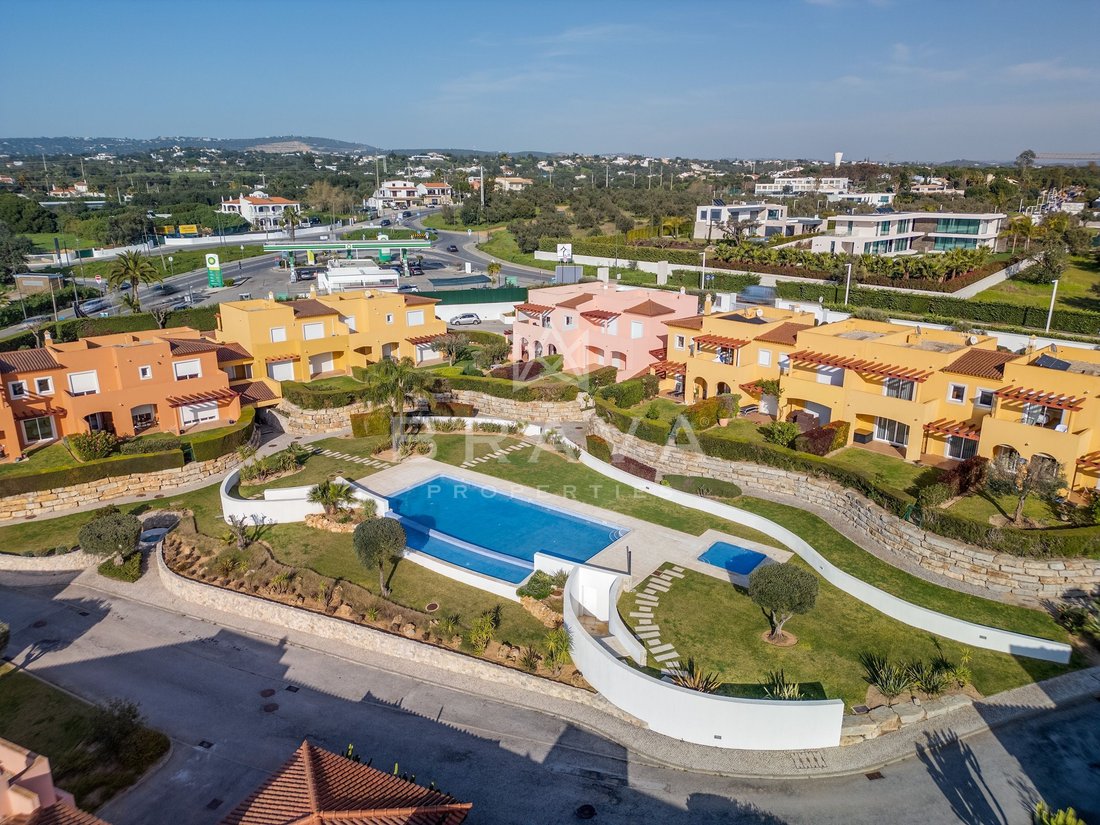 Villa in Quarteira, Algarve, Portugal 1 - 19015337