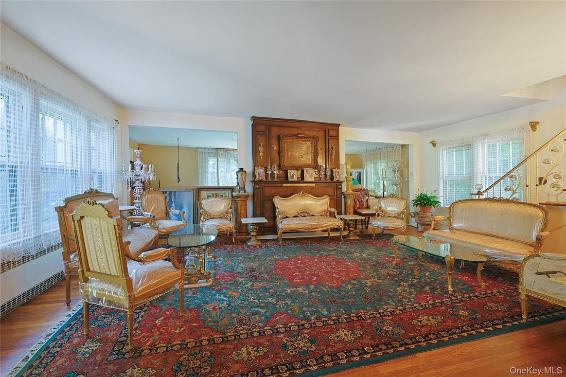 House in Great Neck, New York, United States 2 - 19009226