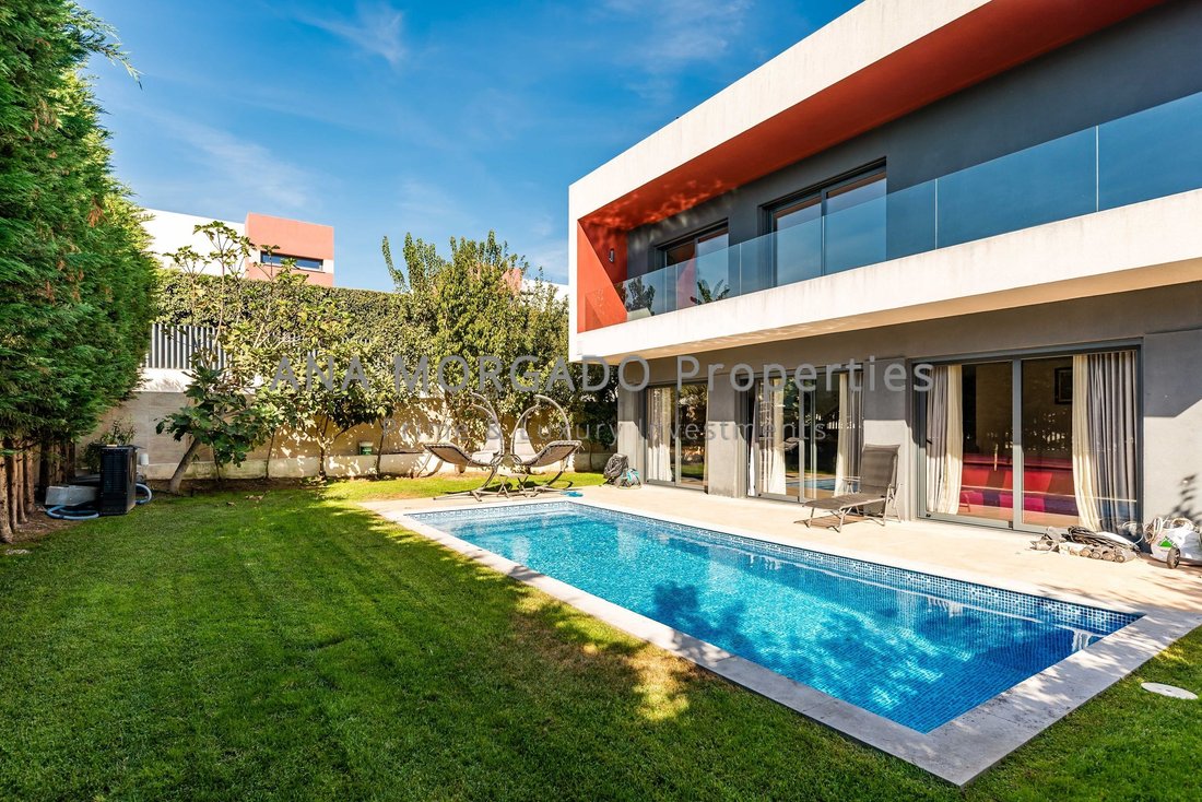Villa in Rio de Mouro, Lisbon, Portugal 1 - 19015295