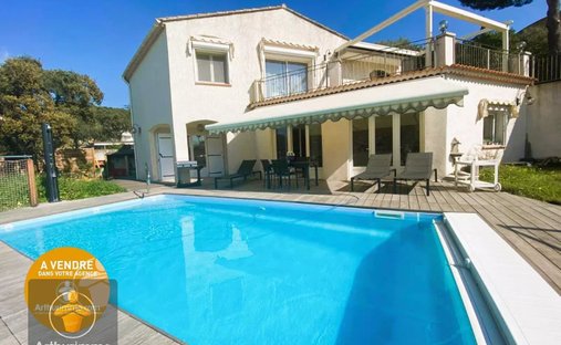 Villa in Le Lavandou, Provence-Alpes-Côte d'Azur, France 1
