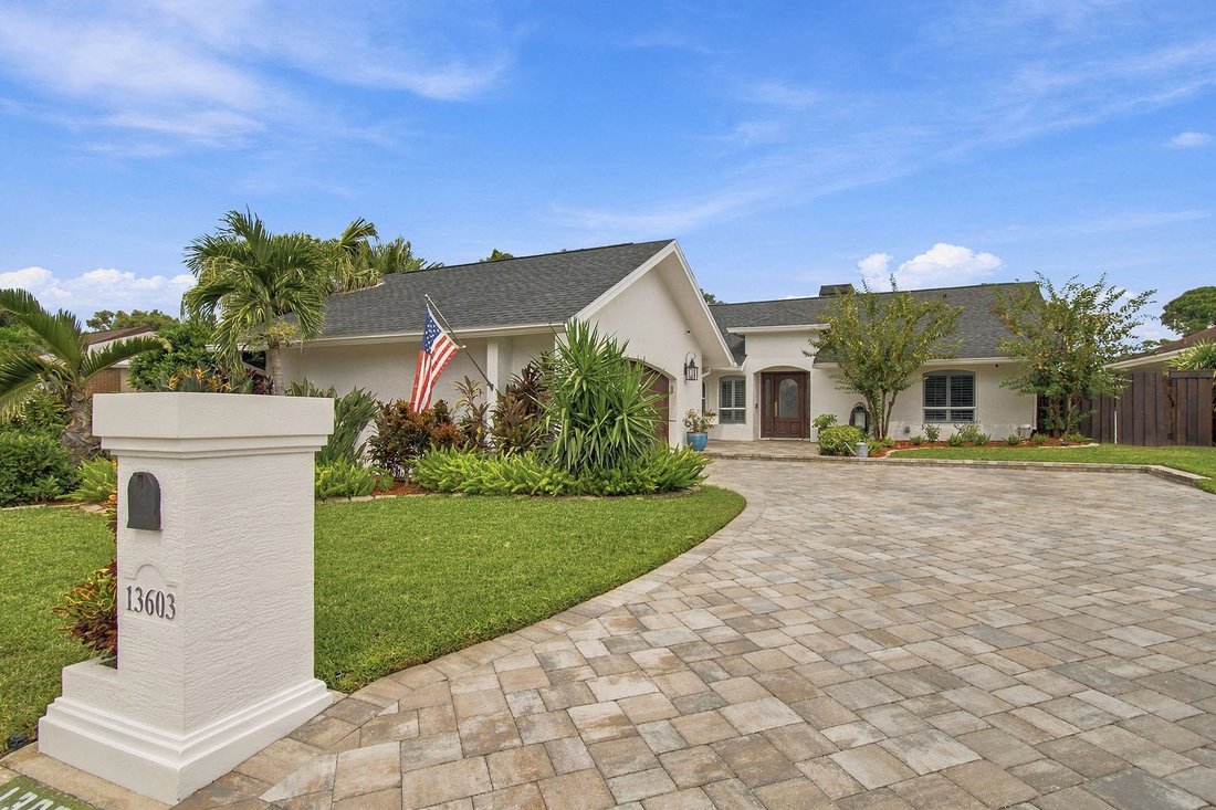 House in Tampa, Florida, United States 2 - 19011369