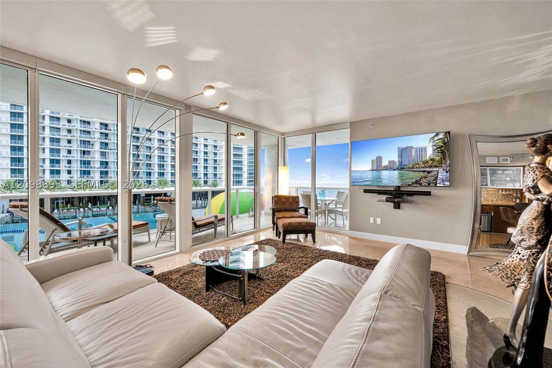 Condo in Hallandale Beach, Florida, United States 5 - 19013416
