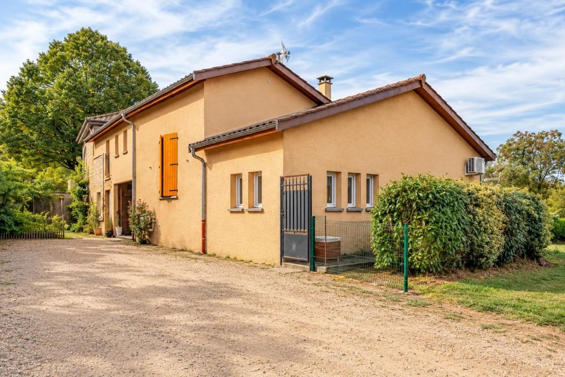 House in Villefranche-sur-Saone, Auvergne-Rhône-Alpes, France 1 - 19015002
