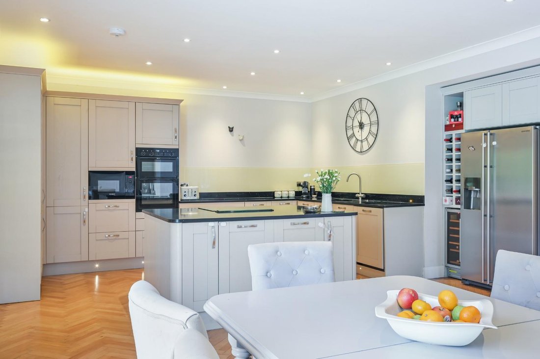 House in Mogador, Reigate and Banstead, England 5 - 19012553