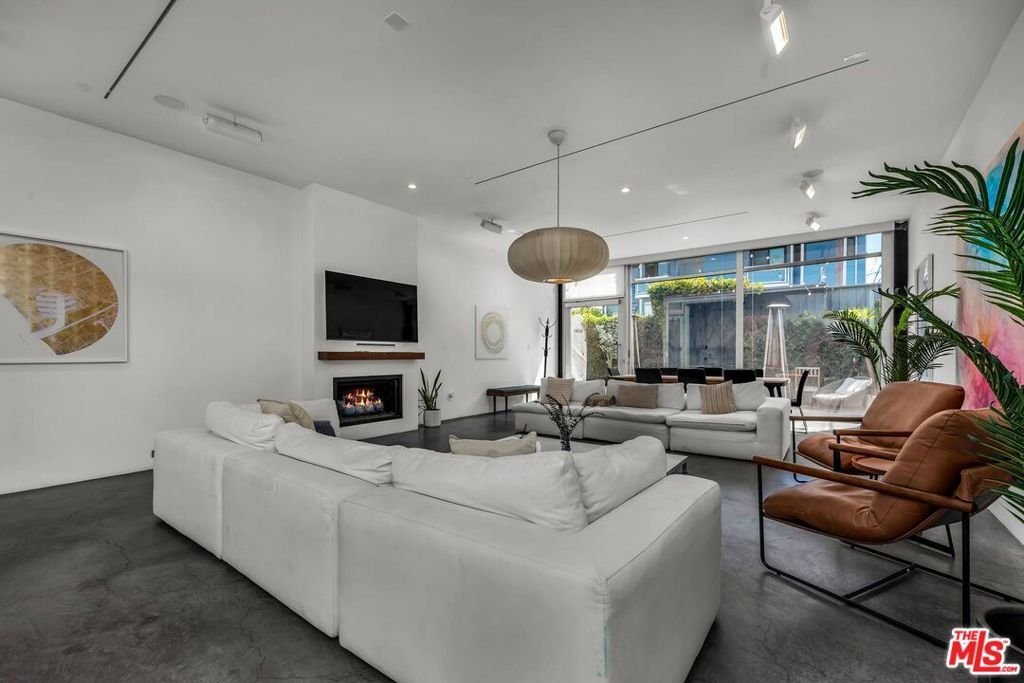 House in Los Angeles, California, United States 4 - 17063638