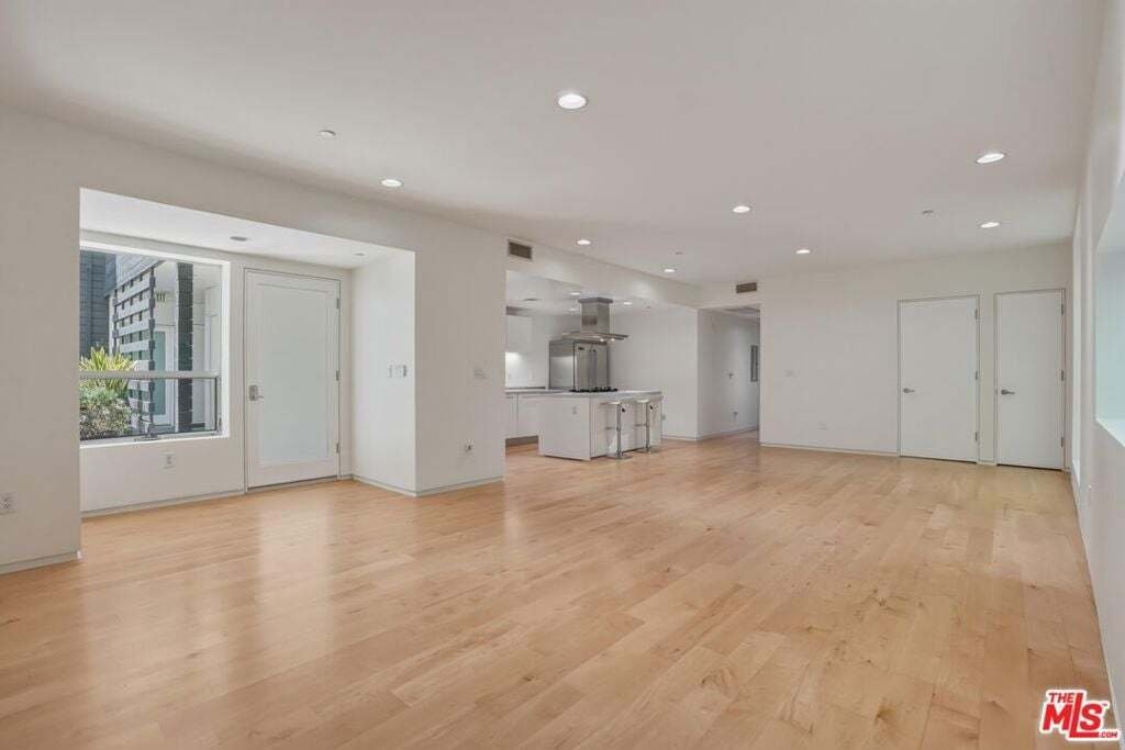 Condo in Los Angeles, California, United States 4 - 19003290