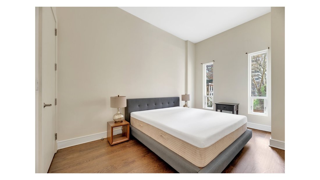 New York, New York, United States 3 - 19014888