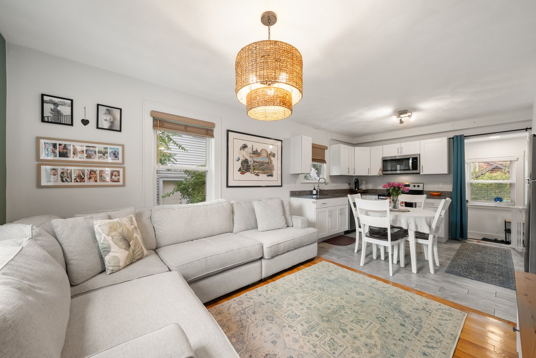 House in Everett, Massachusetts, United States 3 - 19011355
