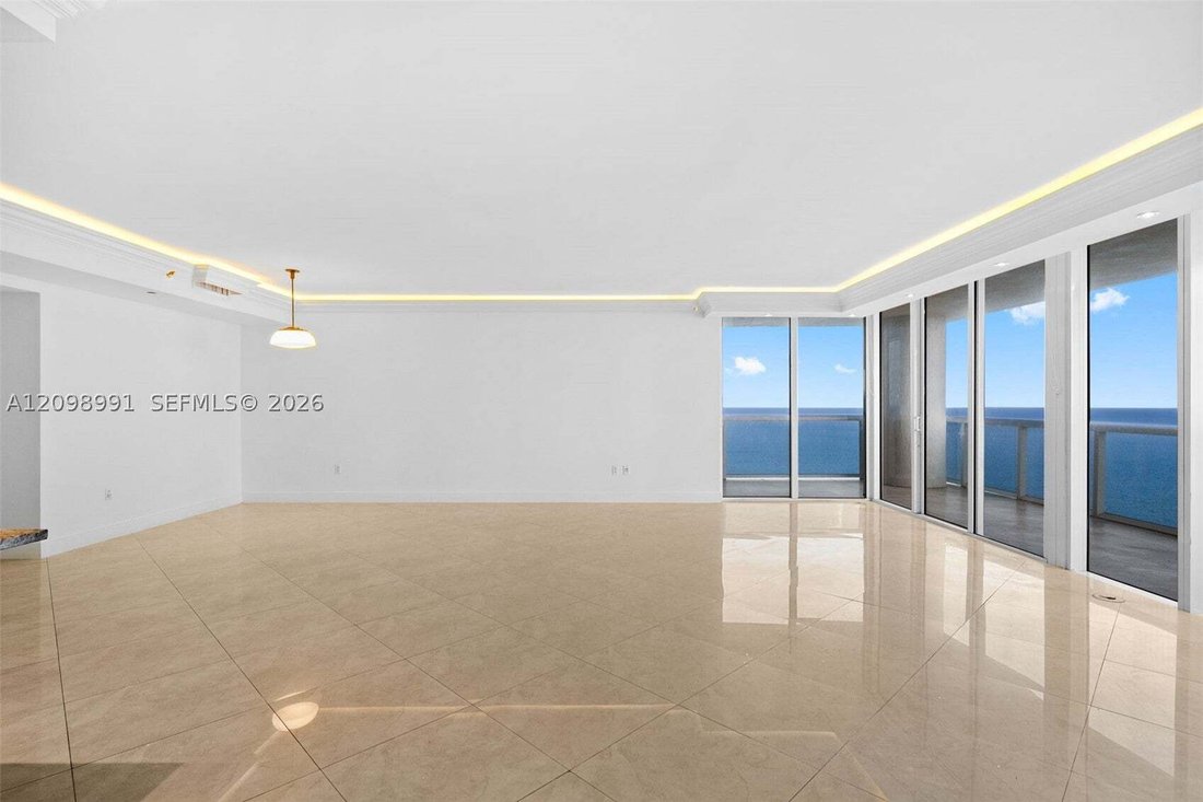 Condo in Hallandale Beach, Florida, United States 1 - 19013316