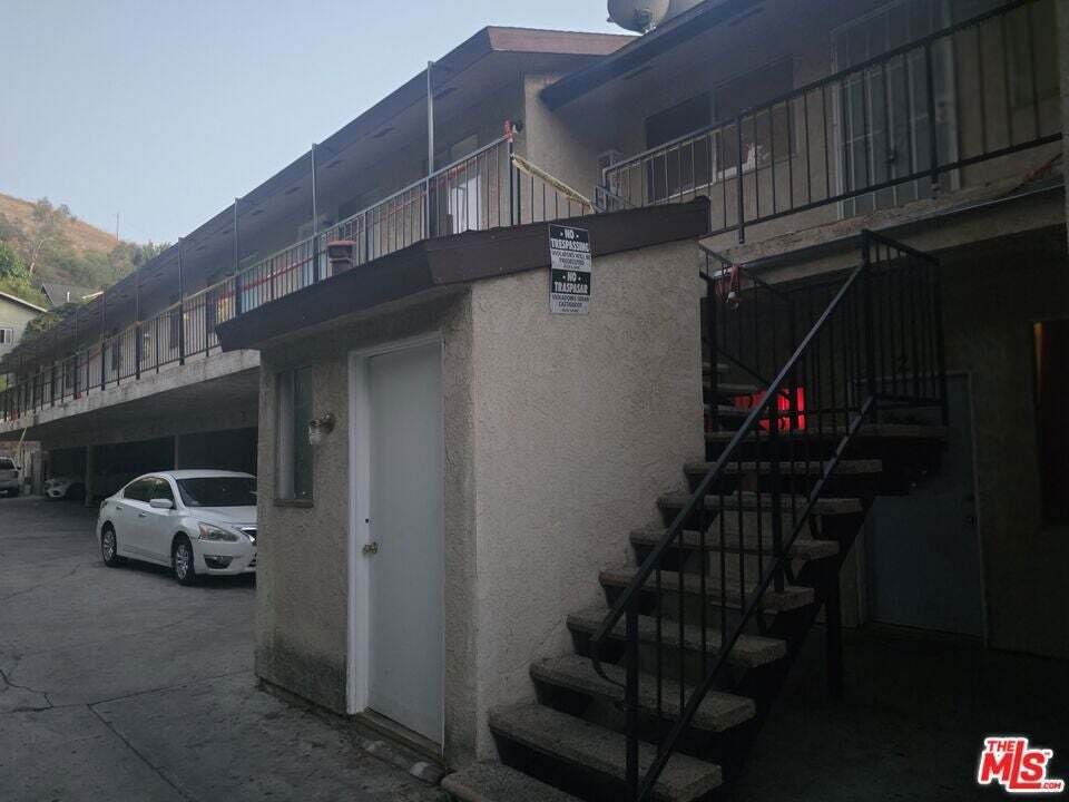 Los Angeles, California, United States 3 - 19012648