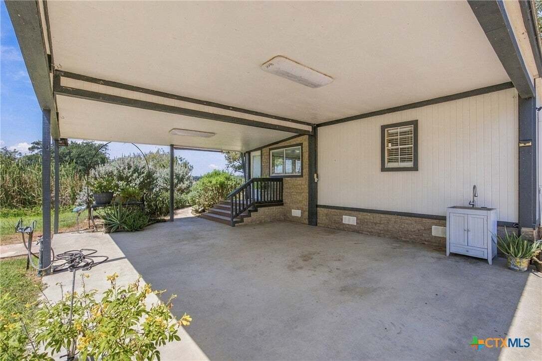 House in Gonzales, Texas, United States 3 - 19012125