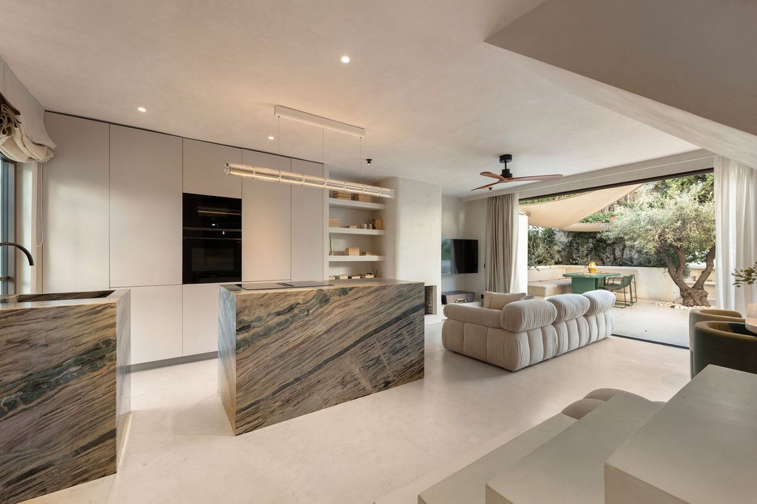 Townhouse in Nueva Andalucia, Marbella, Spain 4 - 19008901