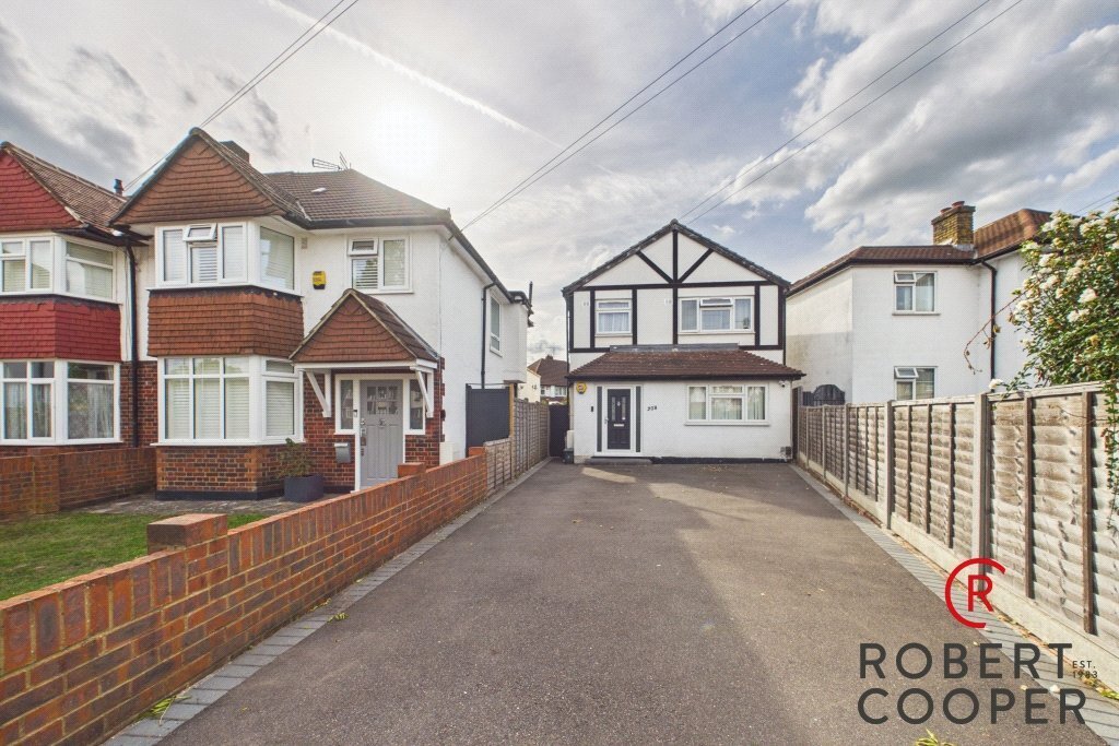 House in Ruislip Gardens, Hillingdon, England 1 - 19008806
