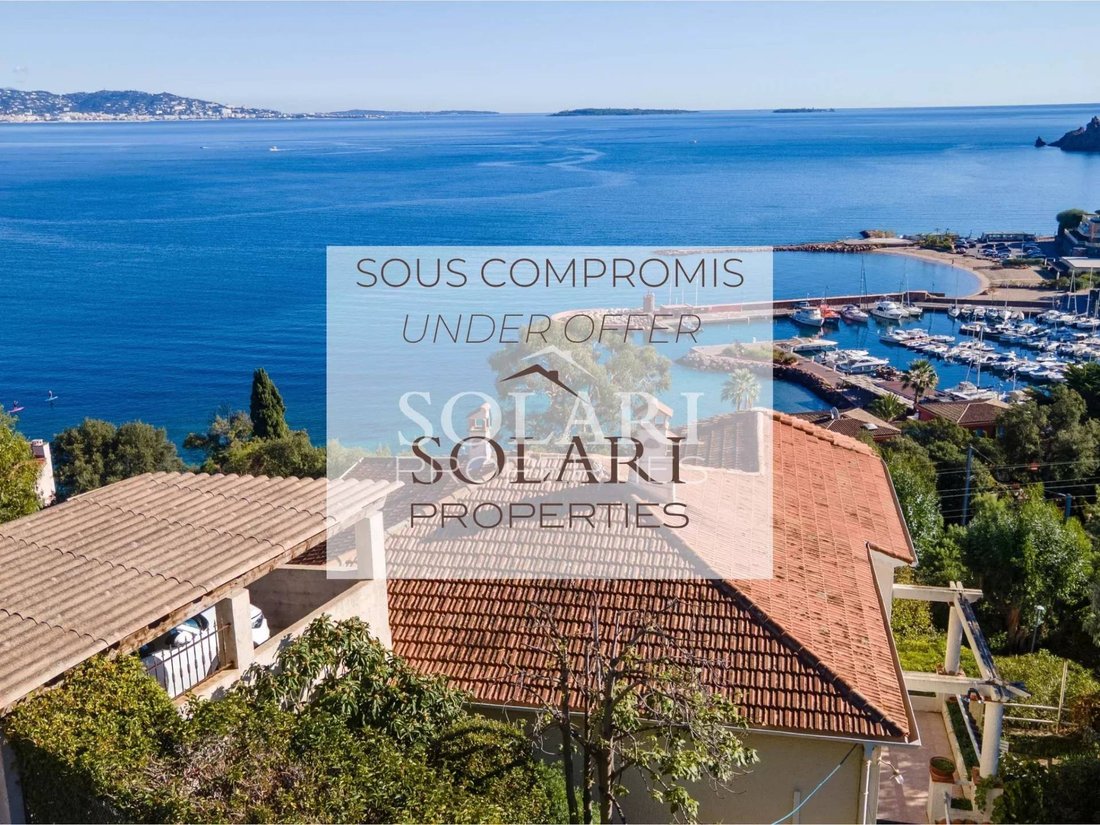 Casa en Théoule-sur-Mer, Provenza-Alpes-Costa Azul, Francia 1 - 16576138