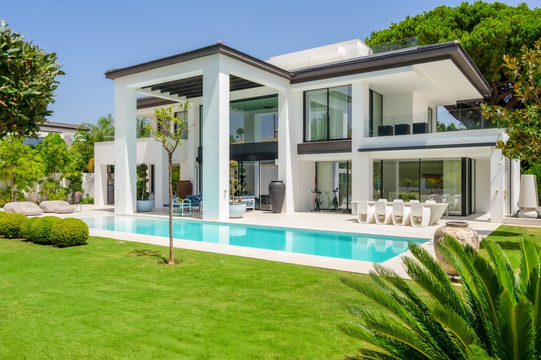 Villa in San Pedro de Alcantara, Andalusia, Spain 1 - 19008773