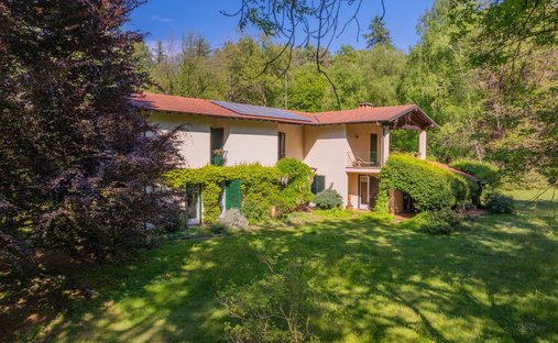 Villa in Cadrezzate con Osmate, Lombardei, Italien 1