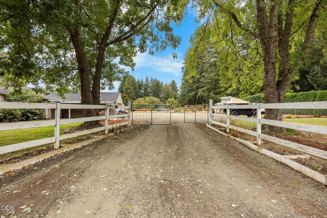 House in Eugene, Oregon, United States 2 - 19017046
