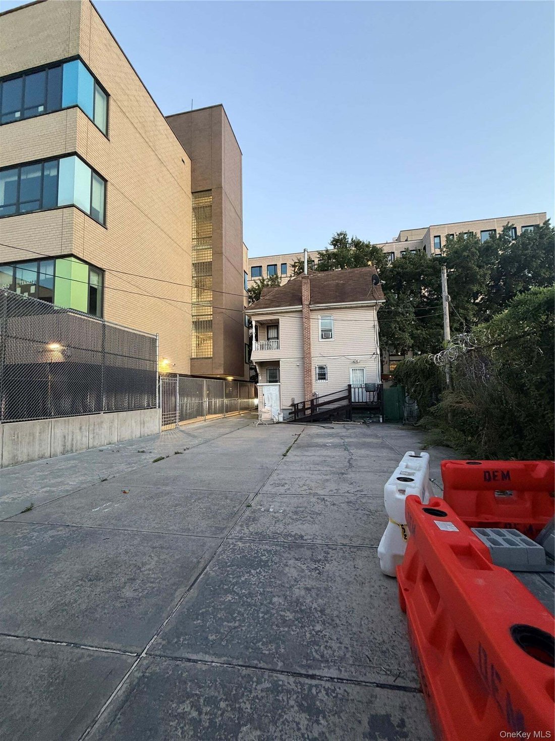 House in New York, New York, United States 3 - 19017383