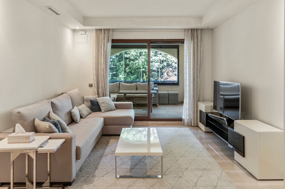 Apartment in Puerto Banus, Marbella, Spain 2 - 19017049