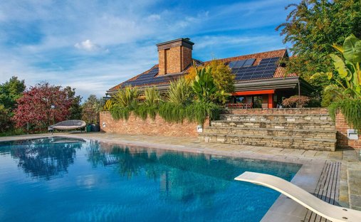 Villa in Vergiate, Lombardy, Italy 1