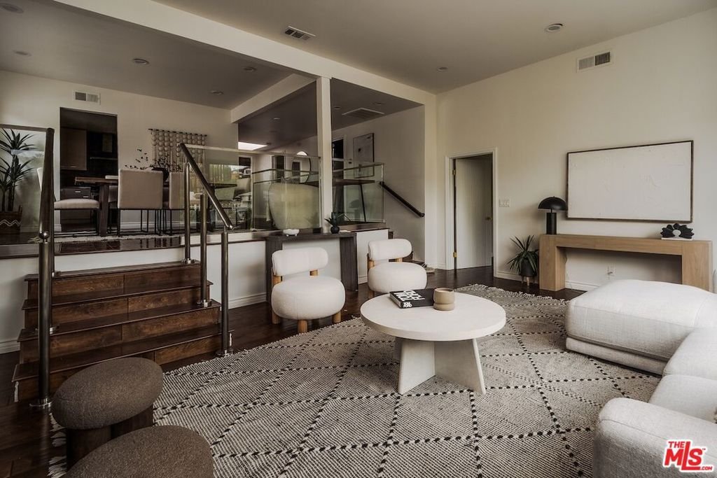 Los Angeles, California, United States 5 - 19017310